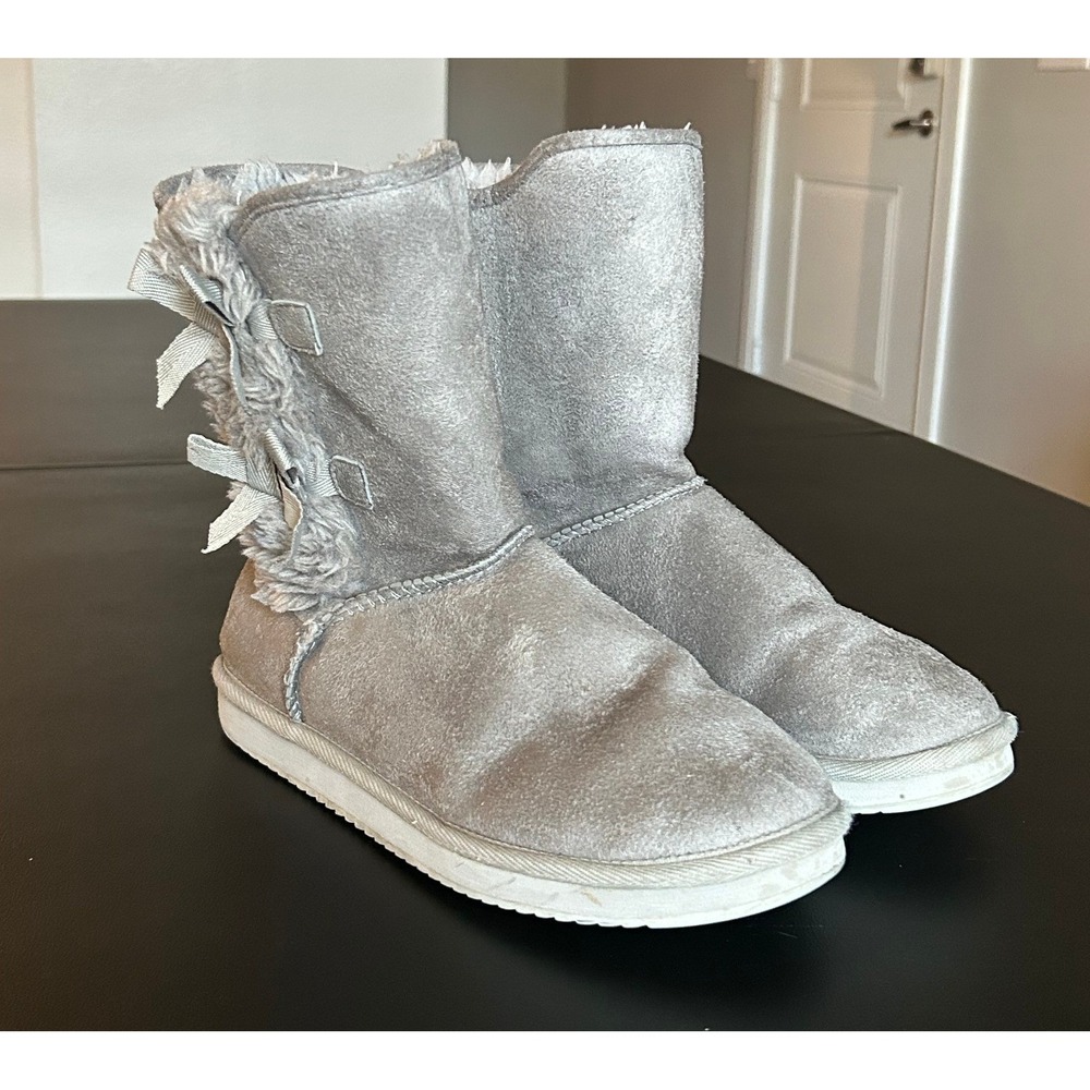 Grey Faux Suede Winter Boots with Faux Fur Trim and Bow Accents